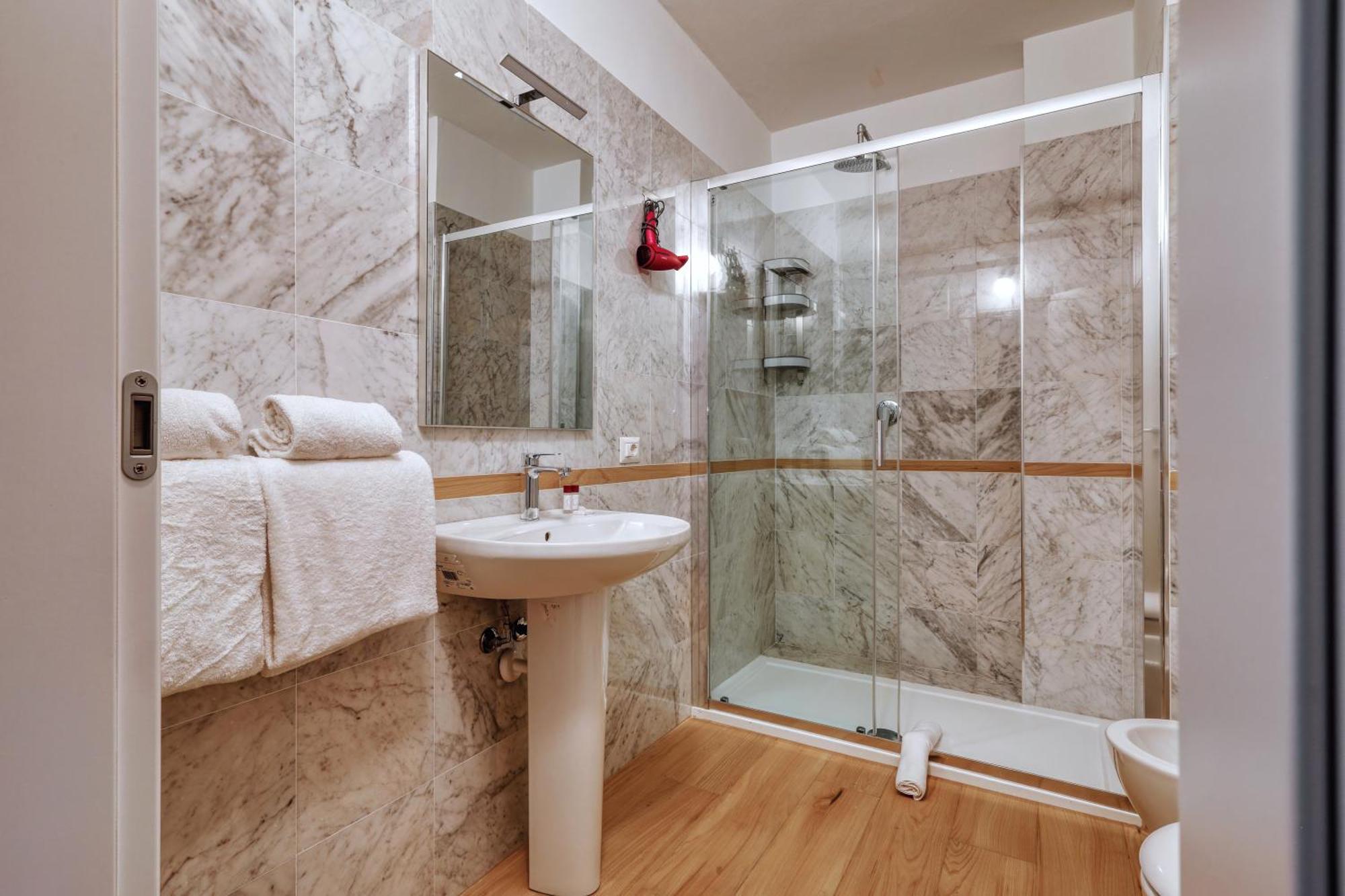 Joivy Chic 3-Bed Flat Near Colonne Di San Lorenzo 米兰 外观 照片